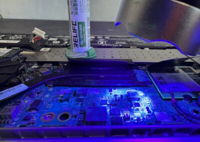 zabezpieczenie laminatu po naprawie laptopa przez serwis laptopów ipsum komp w toruniu